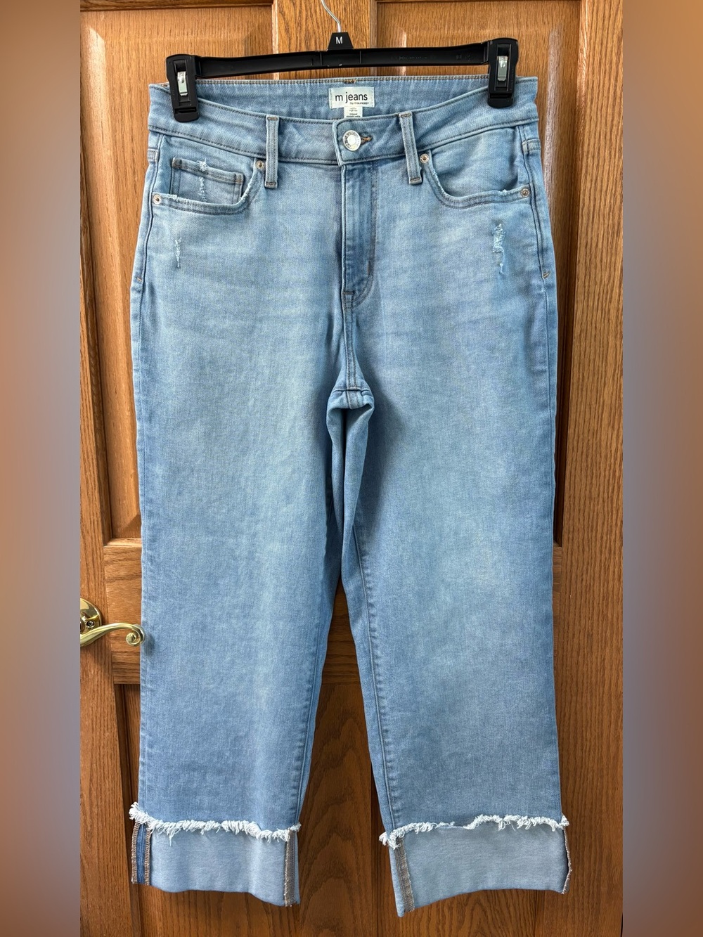 M Jeans Light Wash Cropped Jeans (Brand new never worn)
